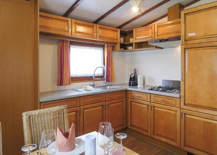 Vakantiehuis 2 Bedroom Awesome In