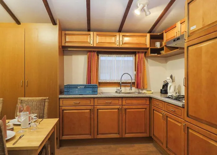 2 Bedroom Awesome In Vakantiehuis *